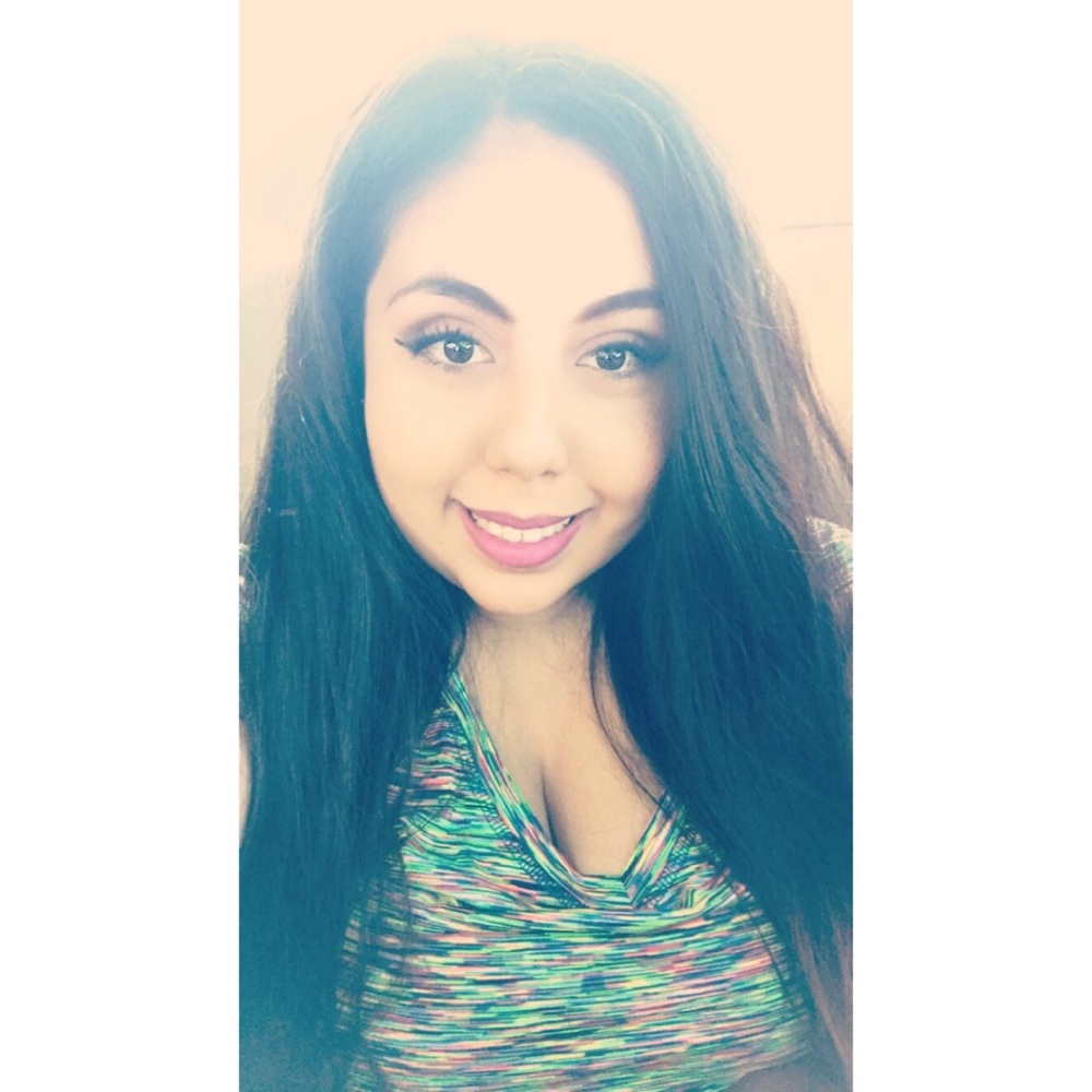Meet your Posher, Analia